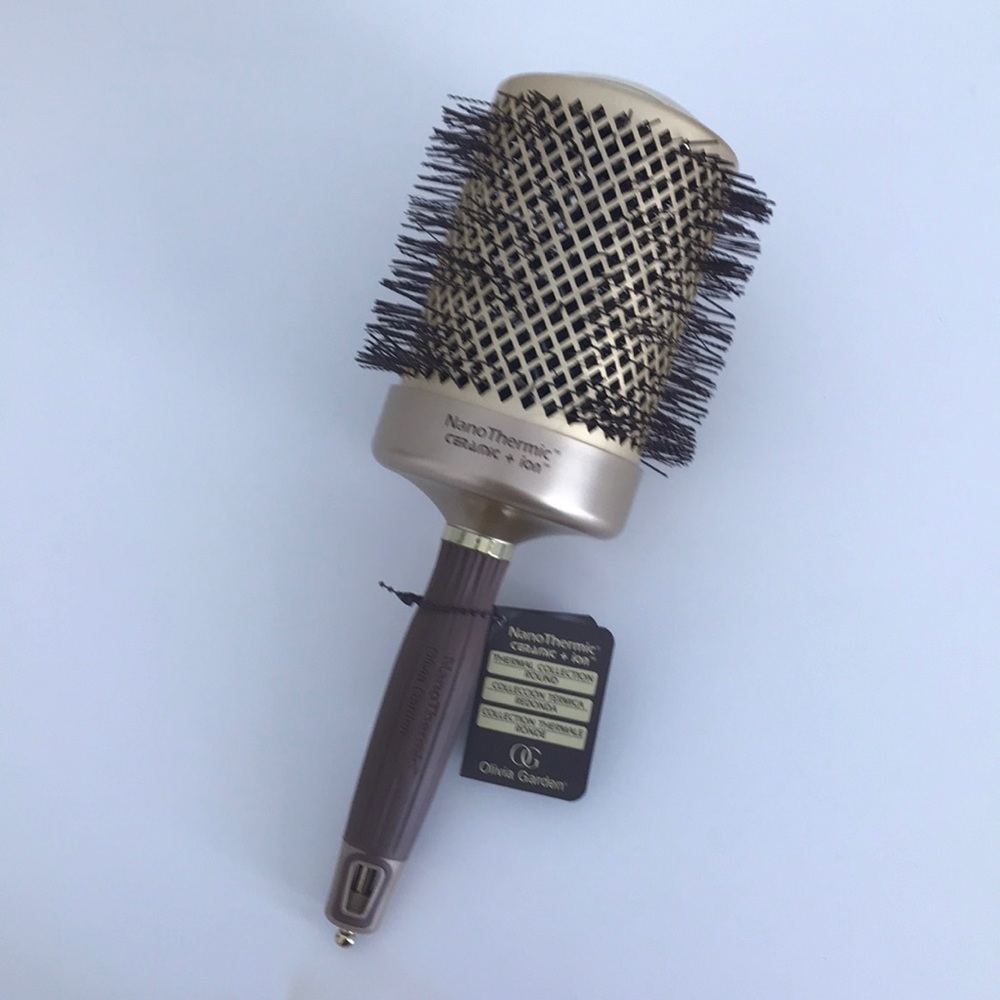 Large round brush
